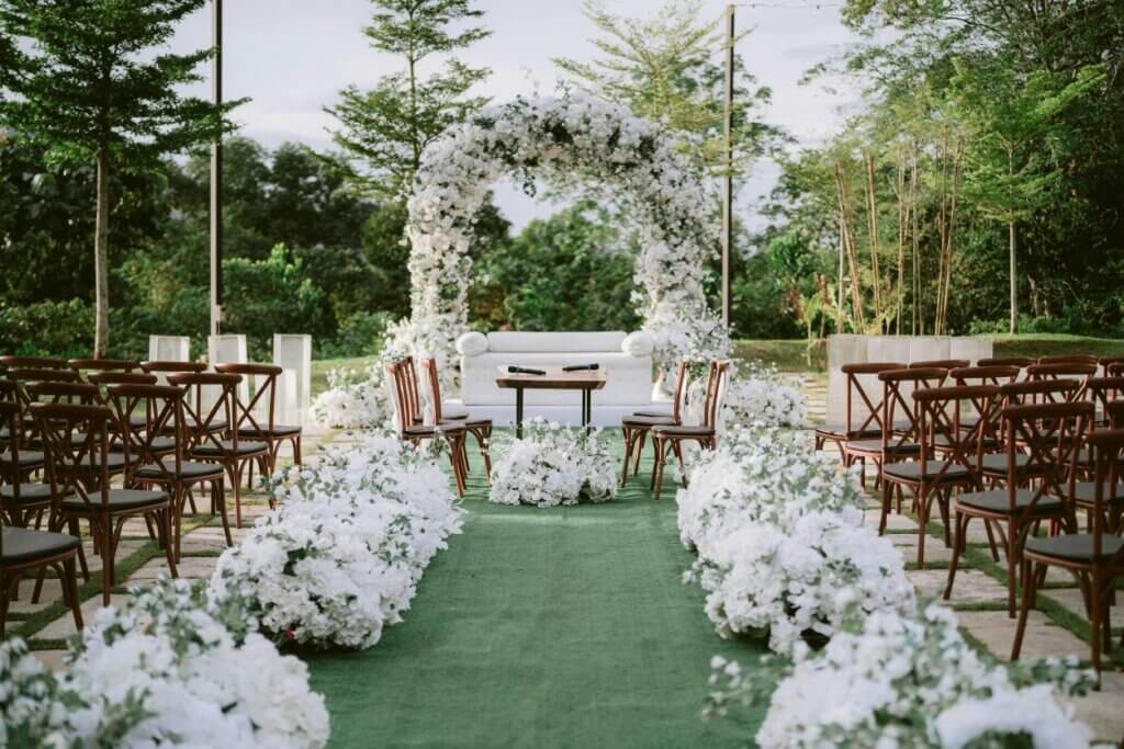 Aranżacja na ślub w plenerze